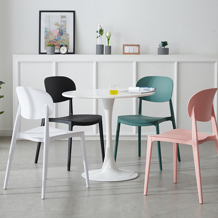 Chaise de salle à manger sans accoudoirs à dossier ouvert Chaises d'appoint empilables en plastique (Ensemble de 4)