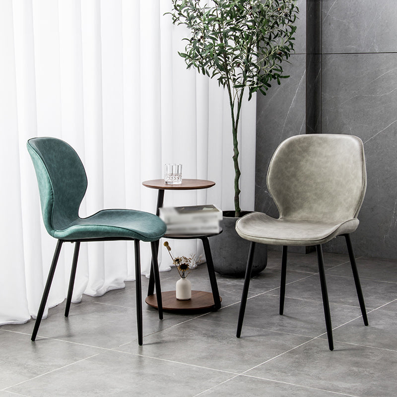 Chaise d'appoint scandinave en cuir avec finition mate et dossier à oreilles (Ensemble de 2)