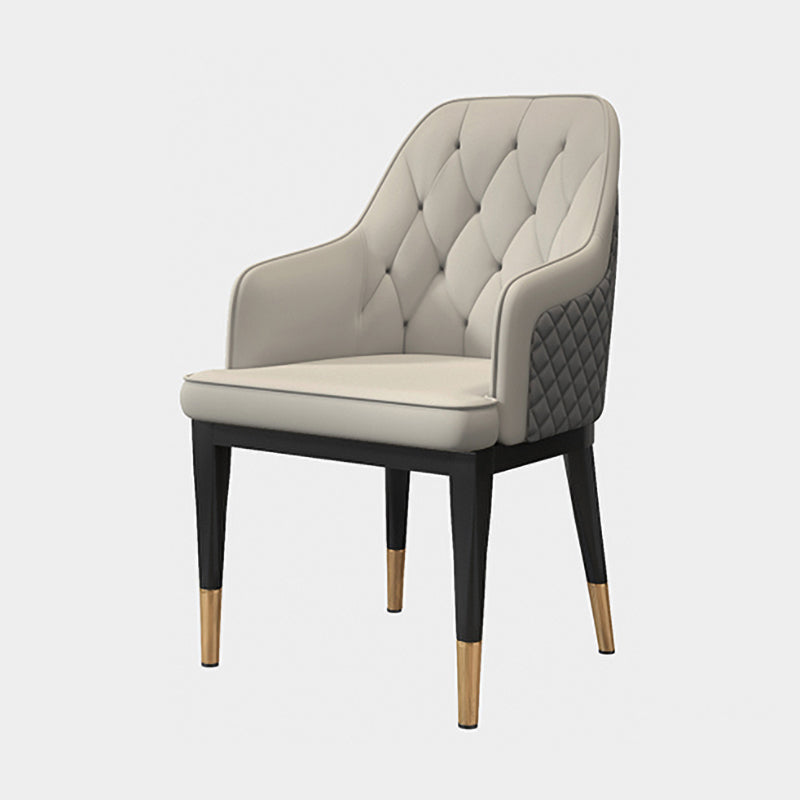 Solide achterkant van de achterste stoelen met stoffen met metalen benen gestoffeerde dineren met metalen benen