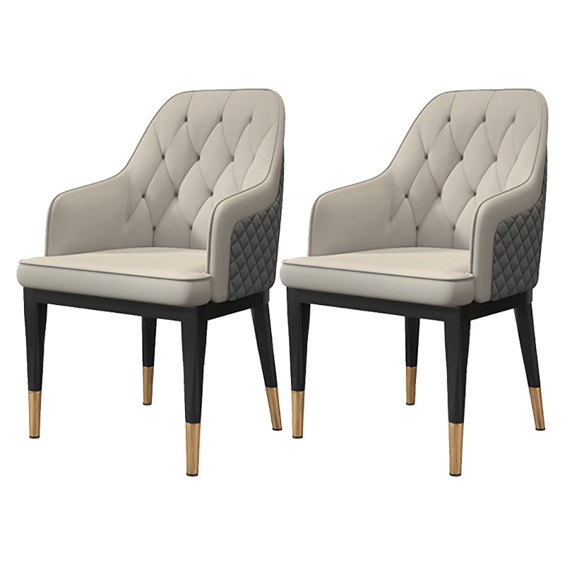 Solide achterkant van de achterste stoelen met stoffen met metalen benen gestoffeerde dineren met metalen benen