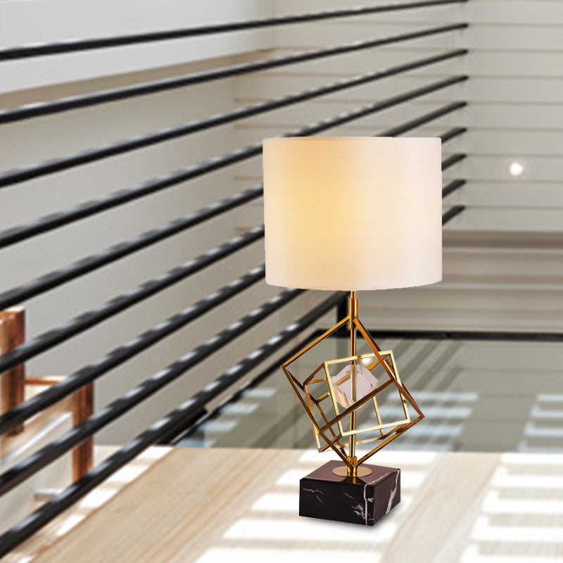 Eigentijdse studielamp met 1 kop, gouden cilinder leesboeklamp met stoffen kap