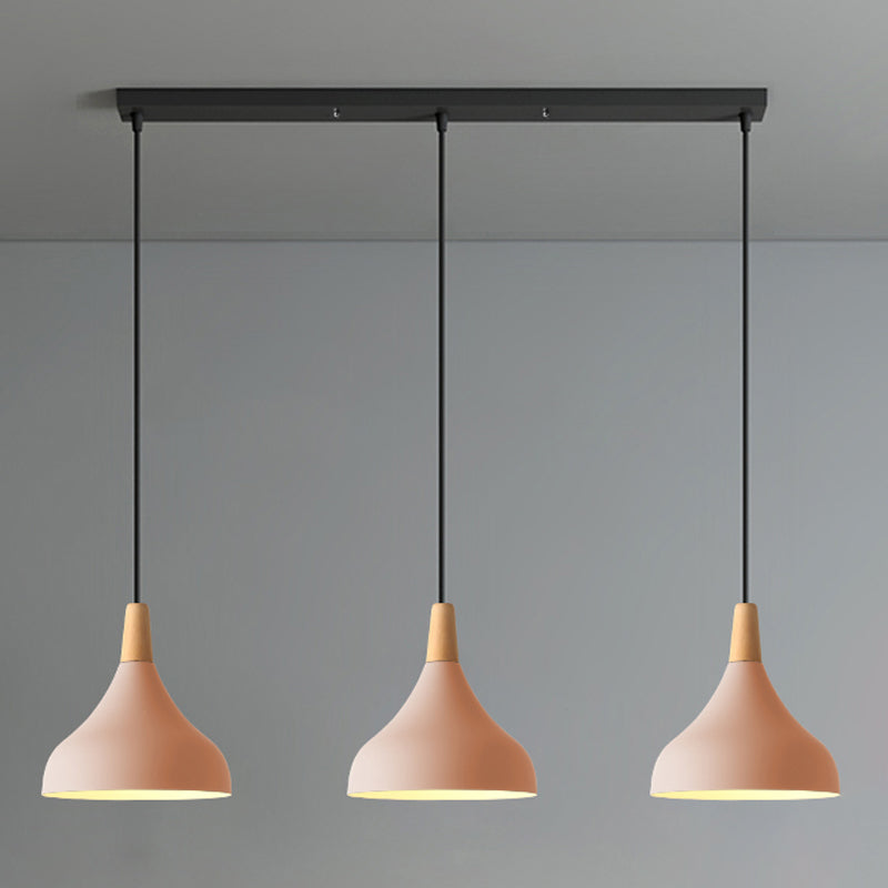 Swell Form Pendant Light Makkaron Metall 3-Kopf-Multi-Hanging-Leuchte mit Holzspitze