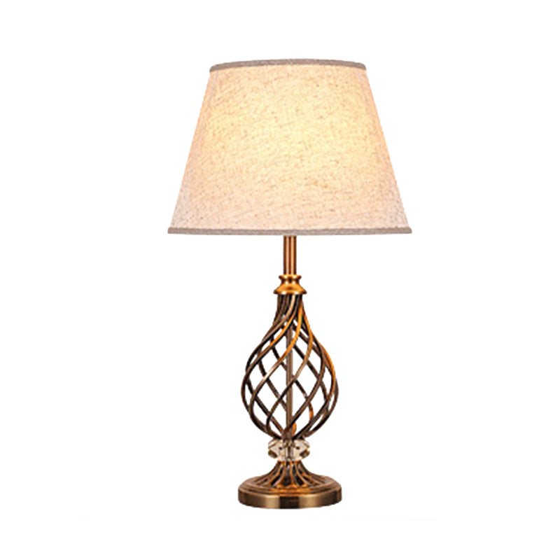 Lampe de table conique en tissu, lampe de bureau moderne grise à 1 ampoule avec base métallique dorée découpée au laser