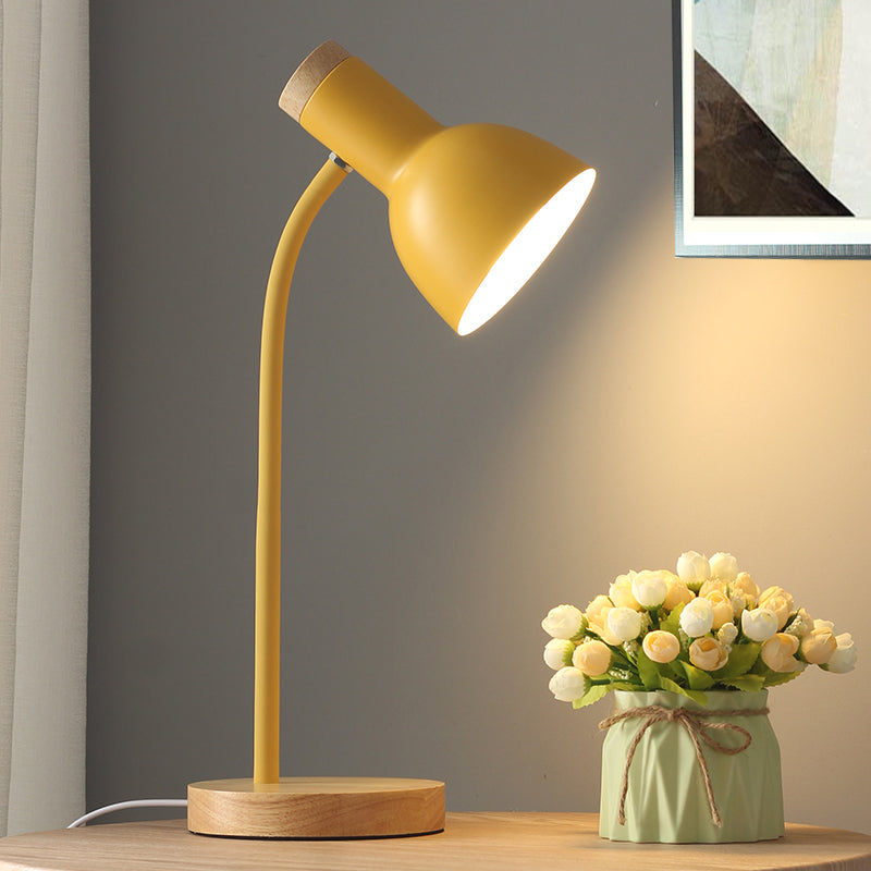Lampada da tavolo a forma di campana in stile moderno metallico a 1 luci