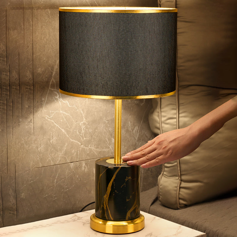 Lampada da tavolo in metallo postmoderno a 1 luce con luce di controllo del sensore touch