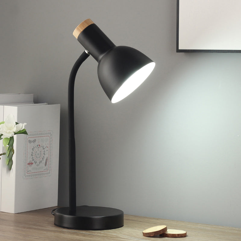 Lampada da tavolo a forma di campana in stile moderno Lampada da comodino in metallo a 1 luce