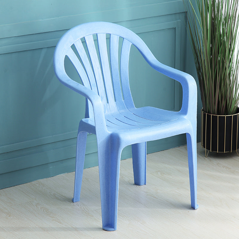 Silla lateral de plástico contemporánea con respaldo Windsor, silla lateral apilable para uso doméstico
