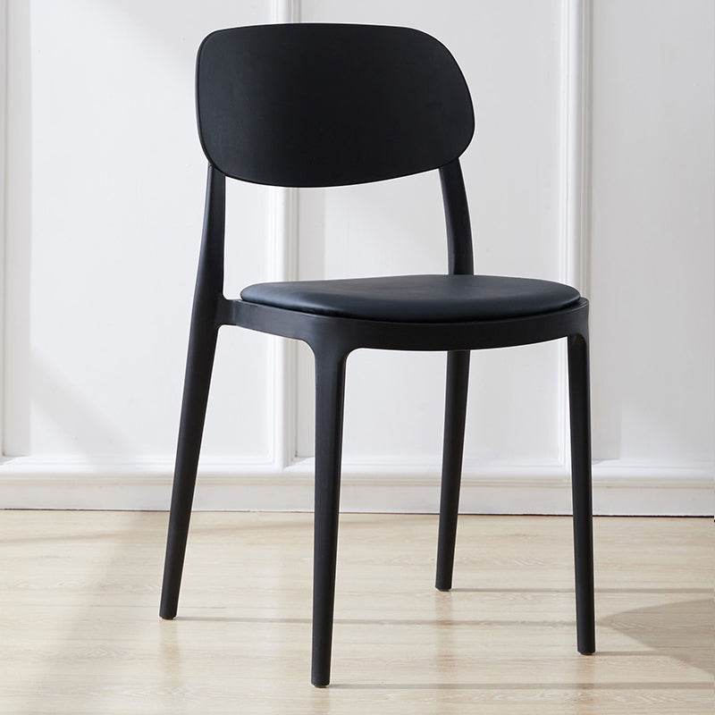 Chaise d'appoint de salon scandinave en plastique, finition mate, chaise de salle à manger à dossier ouvert