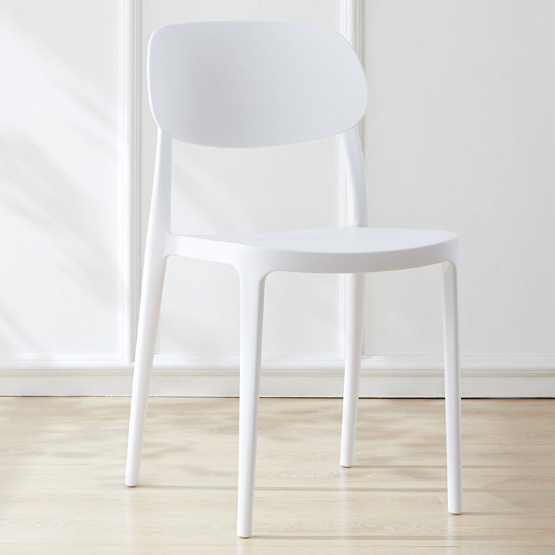 Chaise d'appoint de salon scandinave en plastique, finition mate, chaise de salle à manger à dossier ouvert
