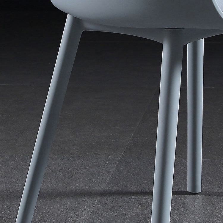 Silla auxiliar de comedor escandinavo de plástico Silla de comedor Parsons con acabado mate (juego de 4)