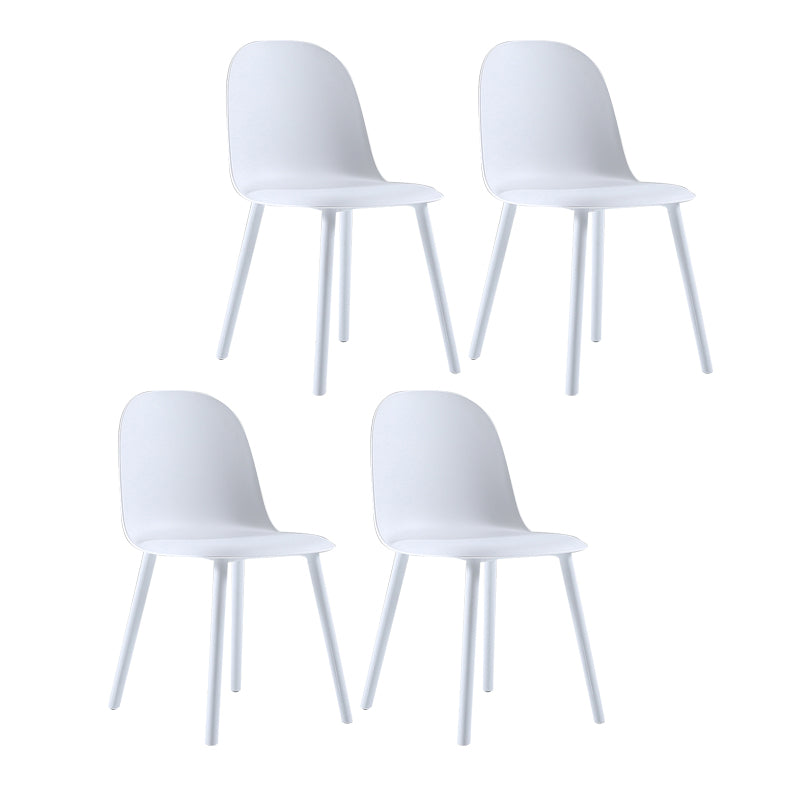 Silla auxiliar de comedor escandinavo de plástico Silla de comedor Parsons con acabado mate (juego de 4)