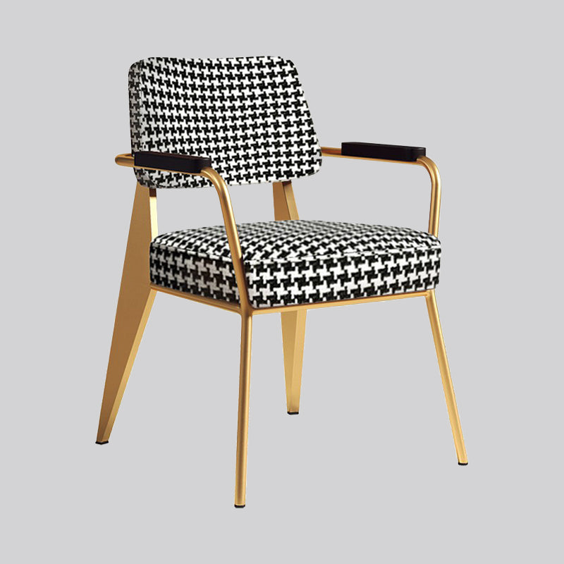 Sillón escandinavo interior Silla de comedor tapizada de metal con respaldo abierto