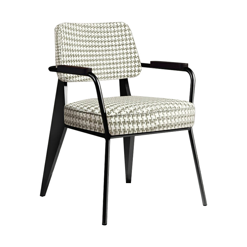 Sillón escandinavo interior Silla de comedor tapizada de metal con respaldo abierto