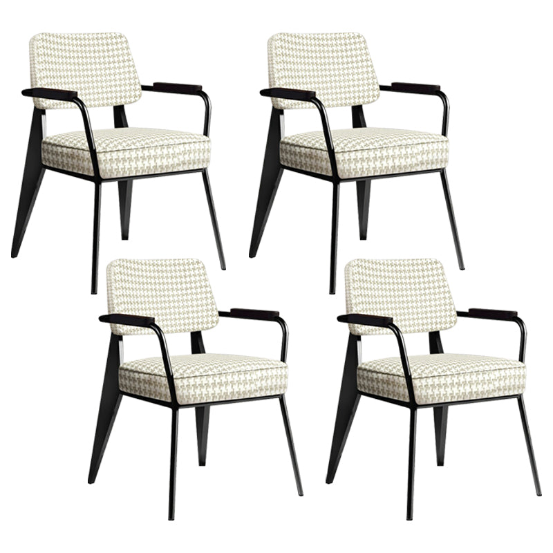 Sillón escandinavo interior Silla de comedor tapizada de metal con respaldo abierto