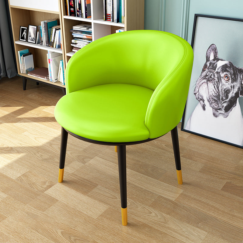 Silla lateral escandinava interior Silla de comedor tapizada de metal con respaldo Parsons