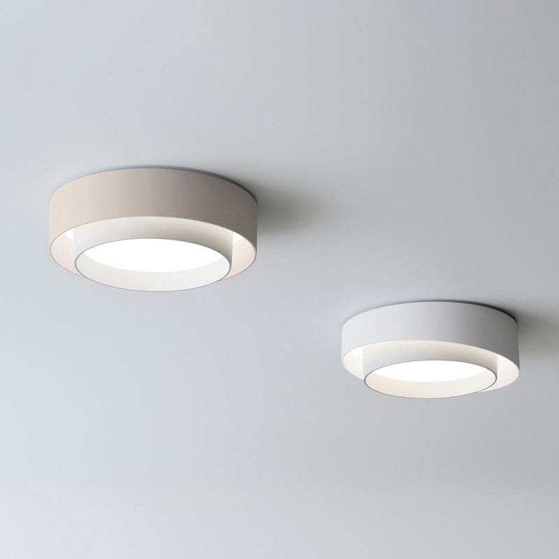 Plafonnier LED blanc en acrylique dans un montage encastré circulaire en fer de simplicité moderne pour les espaces intérieurs