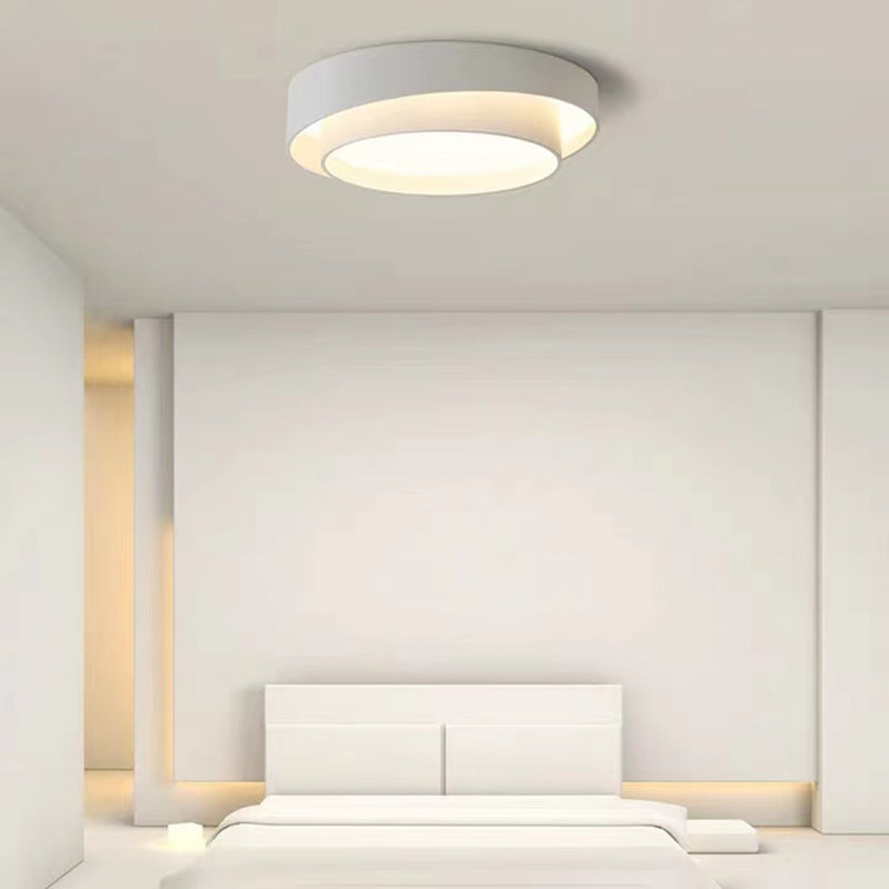 Plafonnier LED blanc en acrylique dans un montage encastré circulaire en fer de simplicité moderne pour les espaces intérieurs