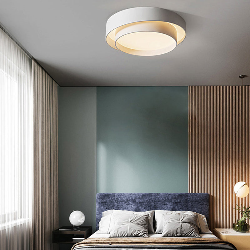 Plafonnier LED blanc en acrylique dans un montage encastré circulaire en fer de simplicité moderne pour les espaces intérieurs
