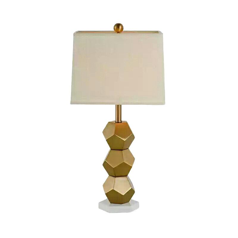 Éclairage de Table de nuit trapèze doré, lampe de chevet en tissu Post-moderne à 1 tête pour chambre à coucher