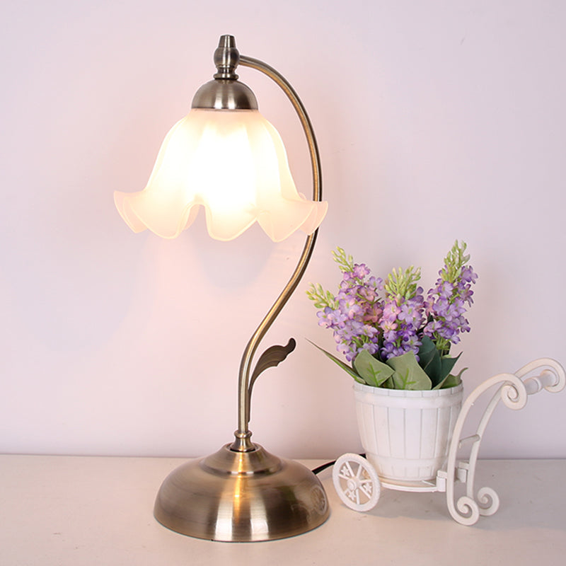 Modern Style Flower Shape Table Lamp Glass 1 Light Table Light