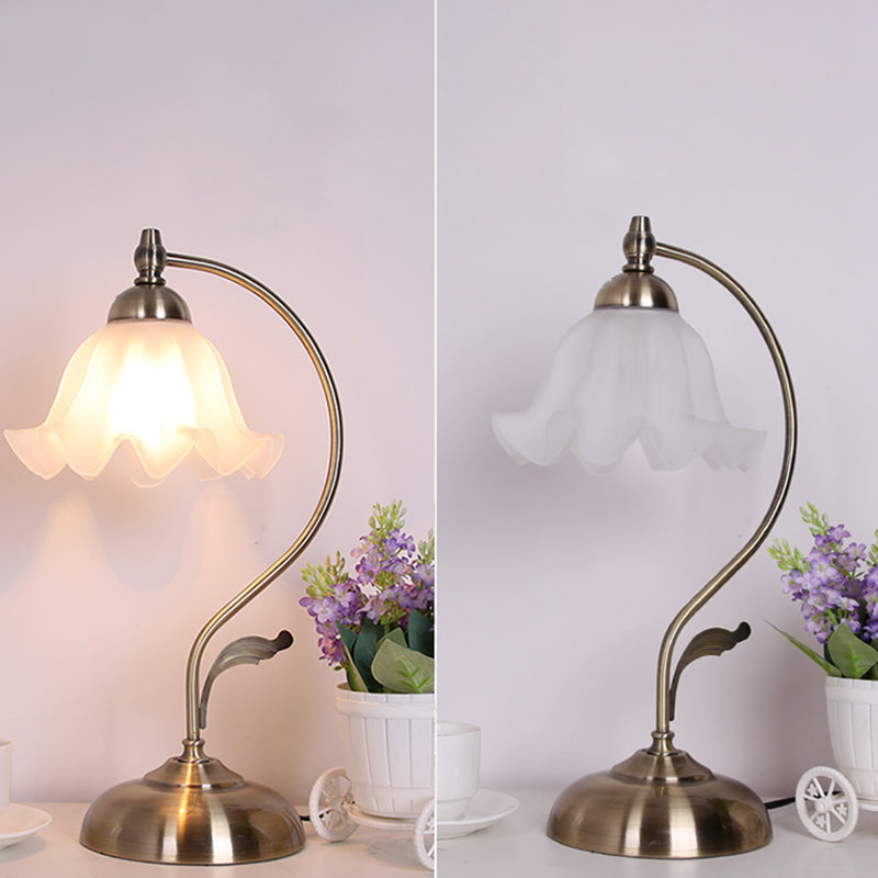 Modern Style Flower Shape Table Lamp Glass 1 Light Table Light