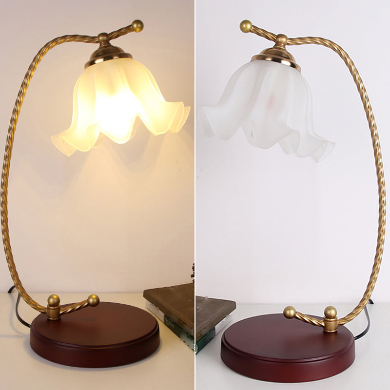 Modern Style Flower Shape Table Lamp Glass 1 Light Table Light