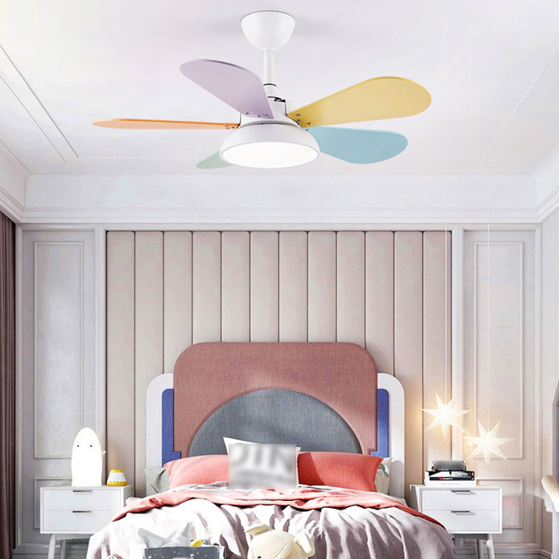 Kids Creative LED Fan Pendant Light Iron Fan Chandelier with Colorful Wooden Lamina