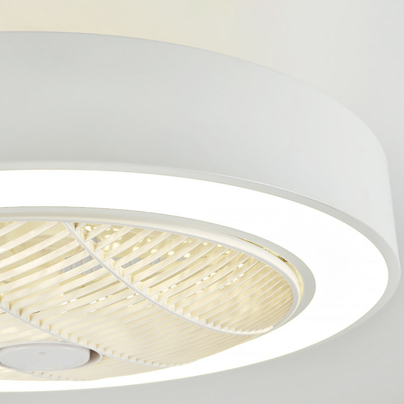 Moderne prägnante LED -Deckenlüfter Leicht lackiertem Eisenkreismakaron Deckenventilatoren mit Acrylschatten