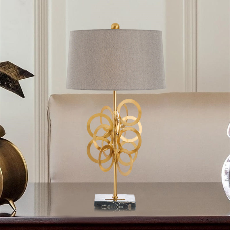 Postmodern vat nachtkastje lamp metaal 1 hoofd slaapkamer stof nachttafel verlichting in grijs