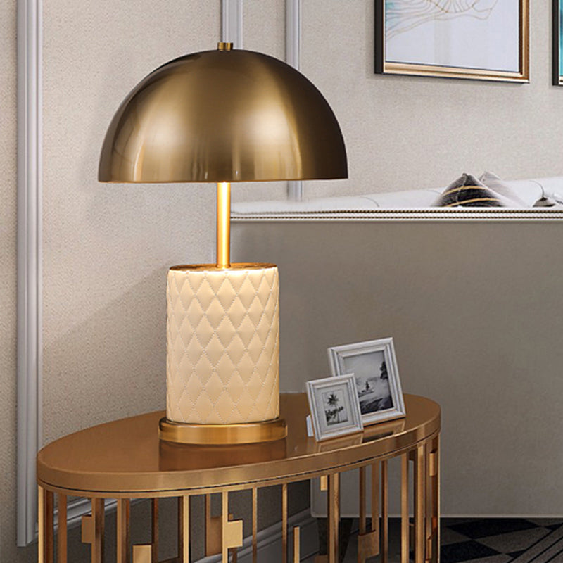 Iluminación de mesa de noche con cuenco de metal, luz de mesita de noche de latón de 1 cabezal posmoderna para dormitorio