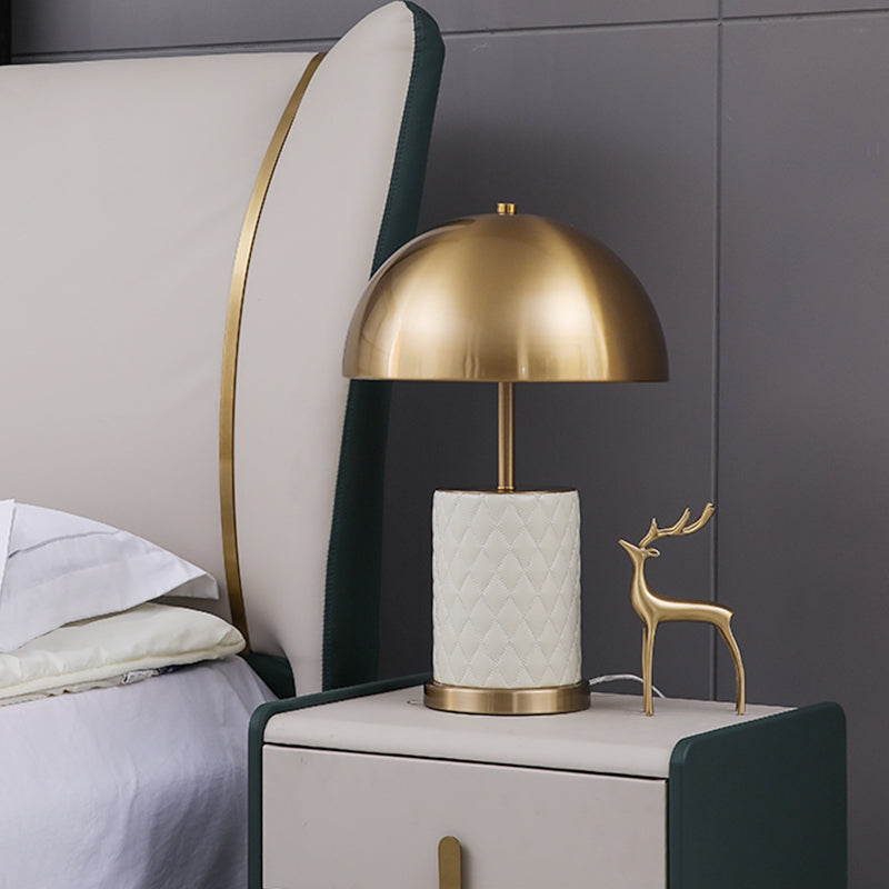 Iluminación de mesa de noche con cuenco de metal, luz de mesita de noche de latón de 1 cabezal posmoderna para dormitorio