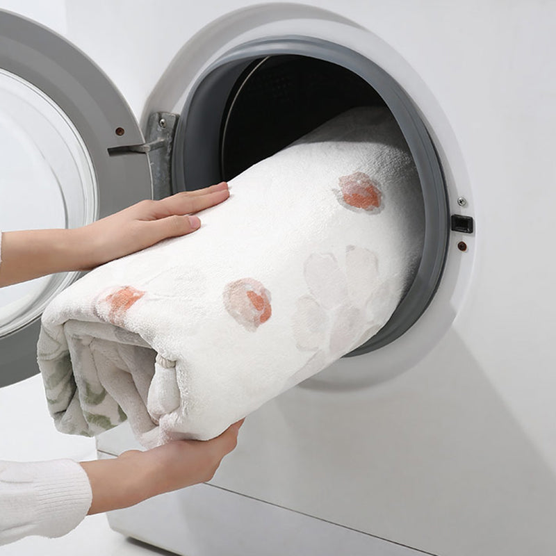 White Floral Print Area Rug Modern Polyester Area Carpet Non-Slip Backing Rug for Living Room