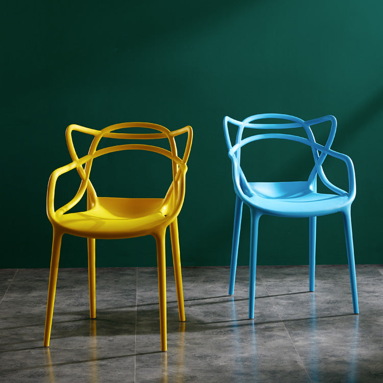 Sillas de comedor de cocina de estilo moderno Silla auxiliar con brazo de comedor con patas de plástico