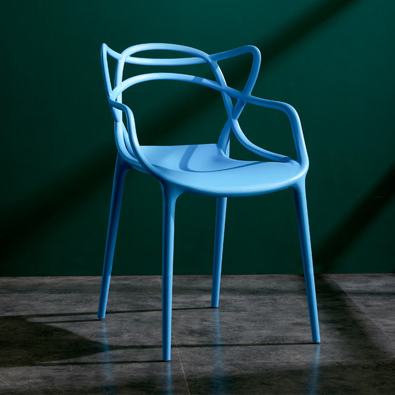 Sillas de comedor de cocina de estilo moderno Silla auxiliar con brazo de comedor con patas de plástico