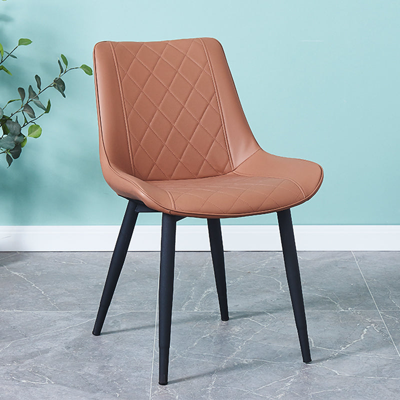 Silla lateral escandinava interior Silla de comedor con respaldo sólido tapizada de metal