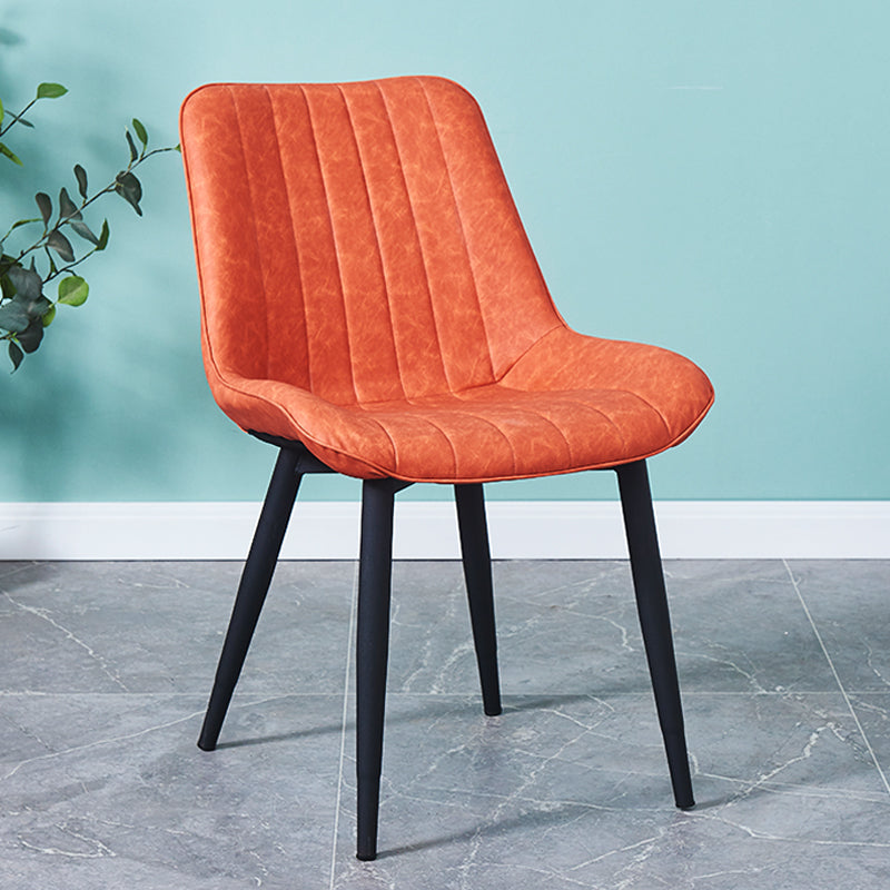 Silla lateral escandinava interior Silla de comedor con respaldo sólido tapizada de metal