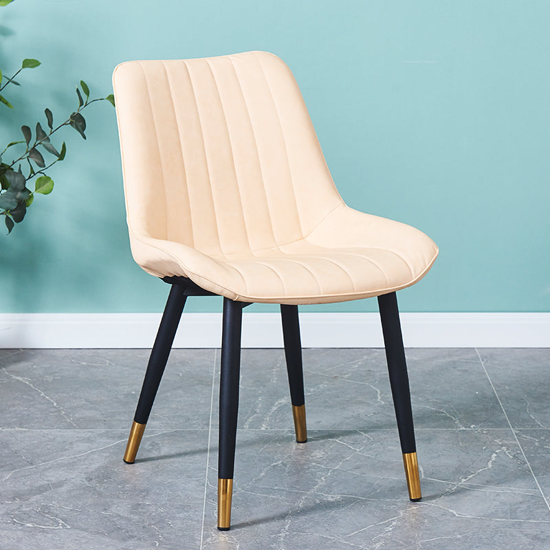 Silla lateral escandinava interior Silla de comedor con respaldo sólido tapizada de metal