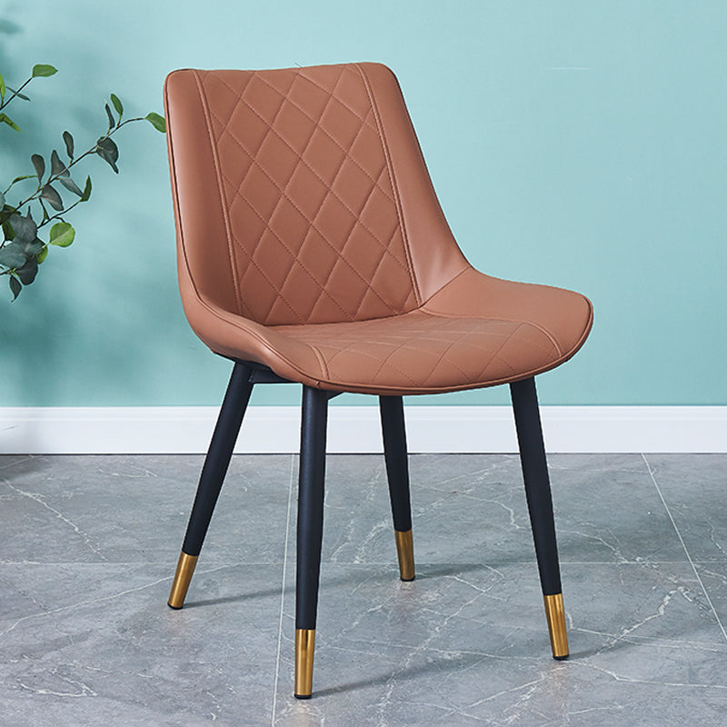 Silla lateral escandinava interior Silla de comedor con respaldo sólido tapizada de metal