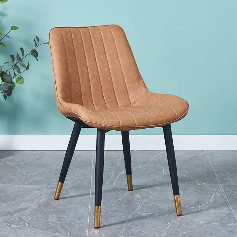 Silla lateral escandinava interior Silla de comedor con respaldo sólido tapizada de metal