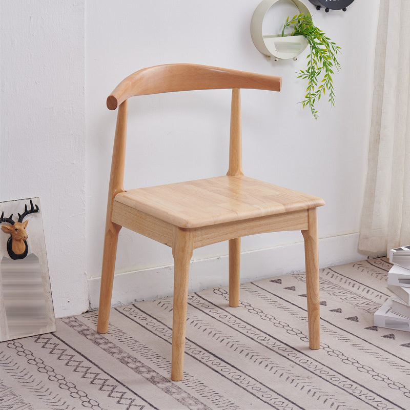 Silla lateral escandinava interior tapizada Silla de comedor de madera con respaldo abierto