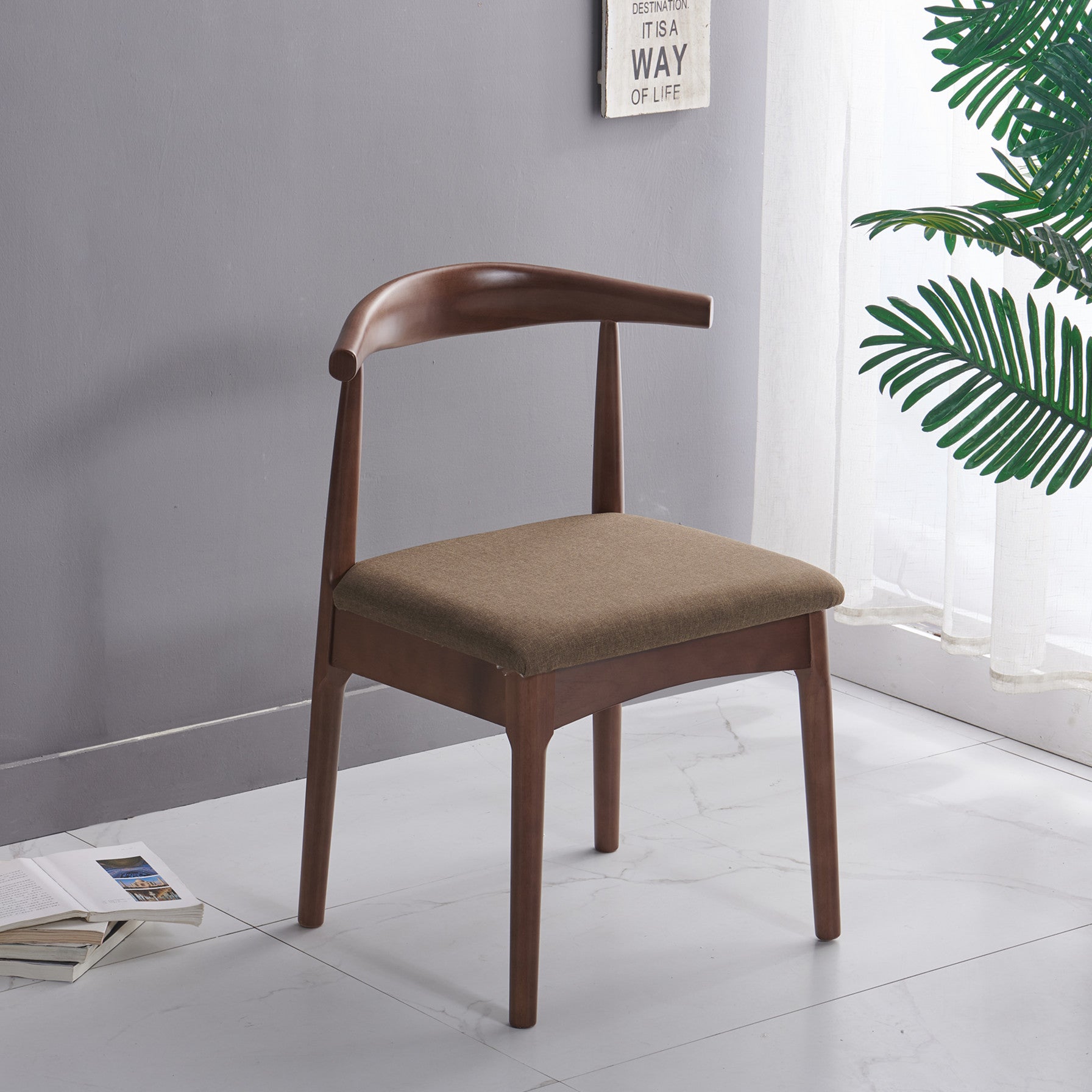 Silla lateral escandinava interior tapizada Silla de comedor de madera con respaldo abierto