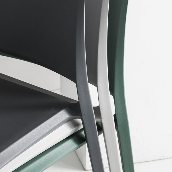 Silla de comedor de plástico de estilo nórdico, silla lateral de comedor con respaldo abierto para restaurante