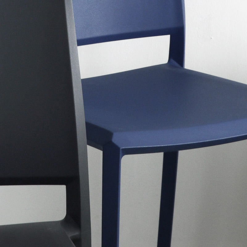 Silla de comedor de plástico de estilo nórdico, silla lateral de comedor con respaldo abierto para restaurante