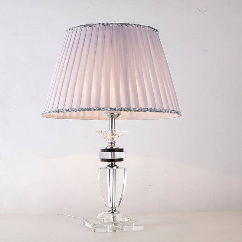 Lampada da scrivania plissettata grigia Lampada da tavolo modernista in tessuto a 1 testa con base in cristallo trasparente