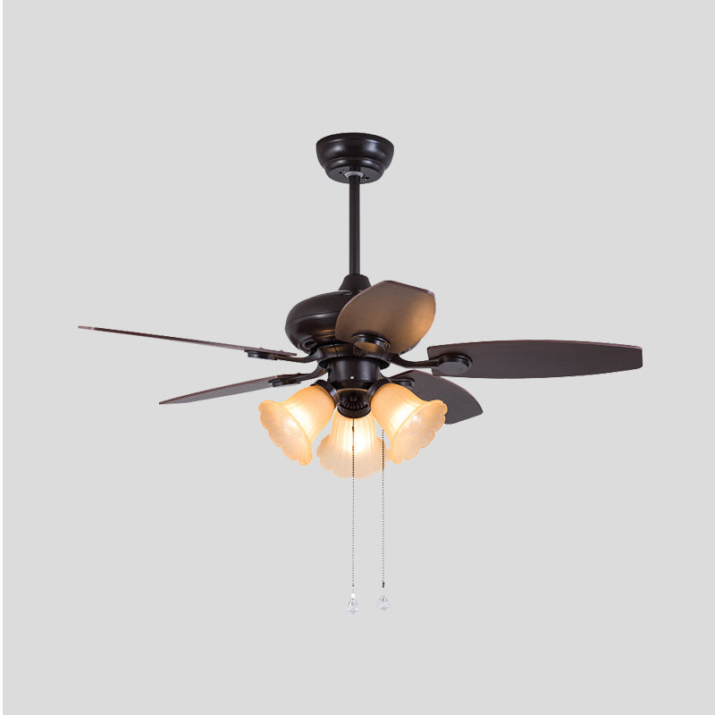 Café foncé 3 têtes de ventilateur suspendu clair fleur en verre givré traditionnel 5 lames semi-flush lampes avec chaîne de traction / télécommande, 42 "W