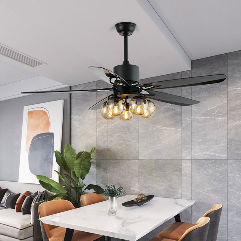 Zwart 5 bollen plafondventilator licht Antiqued Clear Glass Global Semi Flush Mounted Lamp met 5 messen, 56 "breed