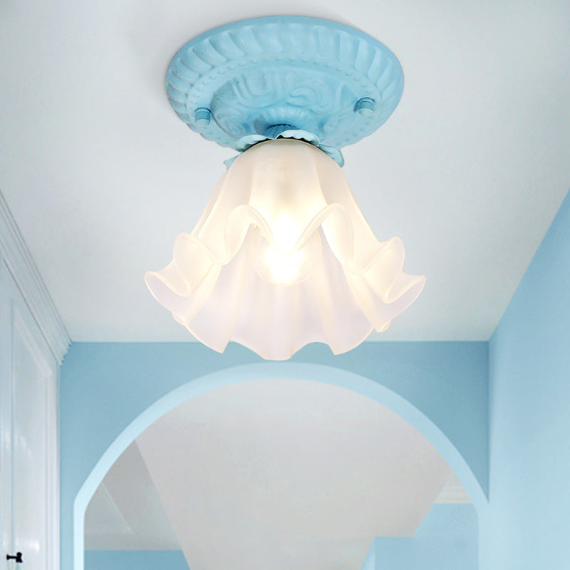 Scalloped Metal Ceiling Light Country 1 Bulb Living Room Flush Mount Lighting in White/Pink/Blue