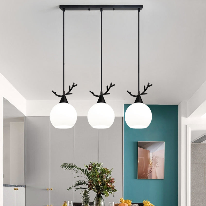 Modern Creative Creative Creative Light Lampade in ferro laccata lampada appesa con tonalità di vetro bianco