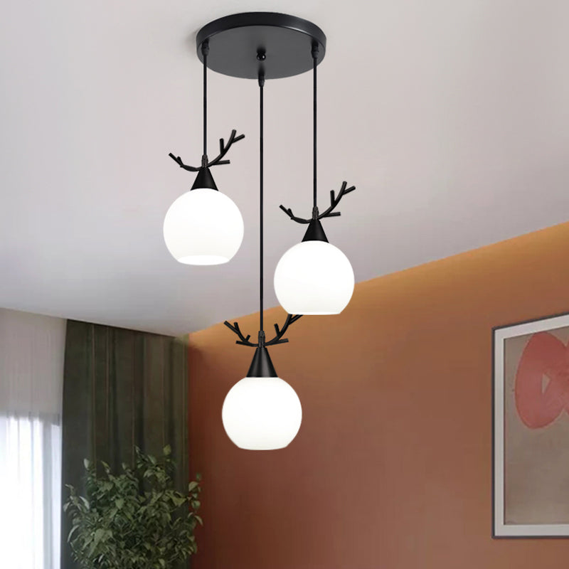 Modern Creative Creative Creative Light Lampade in ferro laccata lampada appesa con tonalità di vetro bianco