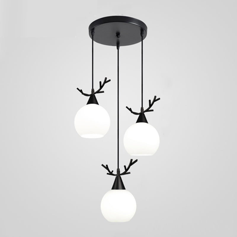 Modern Creative Creative Creative Light Lampade in ferro laccata lampada appesa con tonalità di vetro bianco